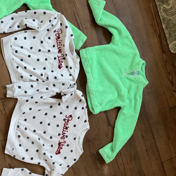 4 sweatshirts girls large and xl Pre owned - Picture 9 of 10